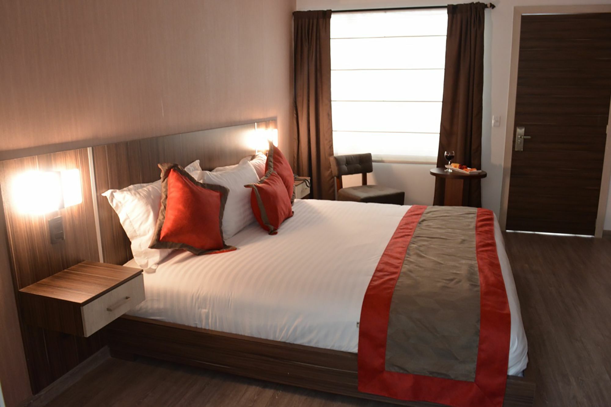 Hotel Santiago De Compostella Suites Куэнка Экстерьер фото