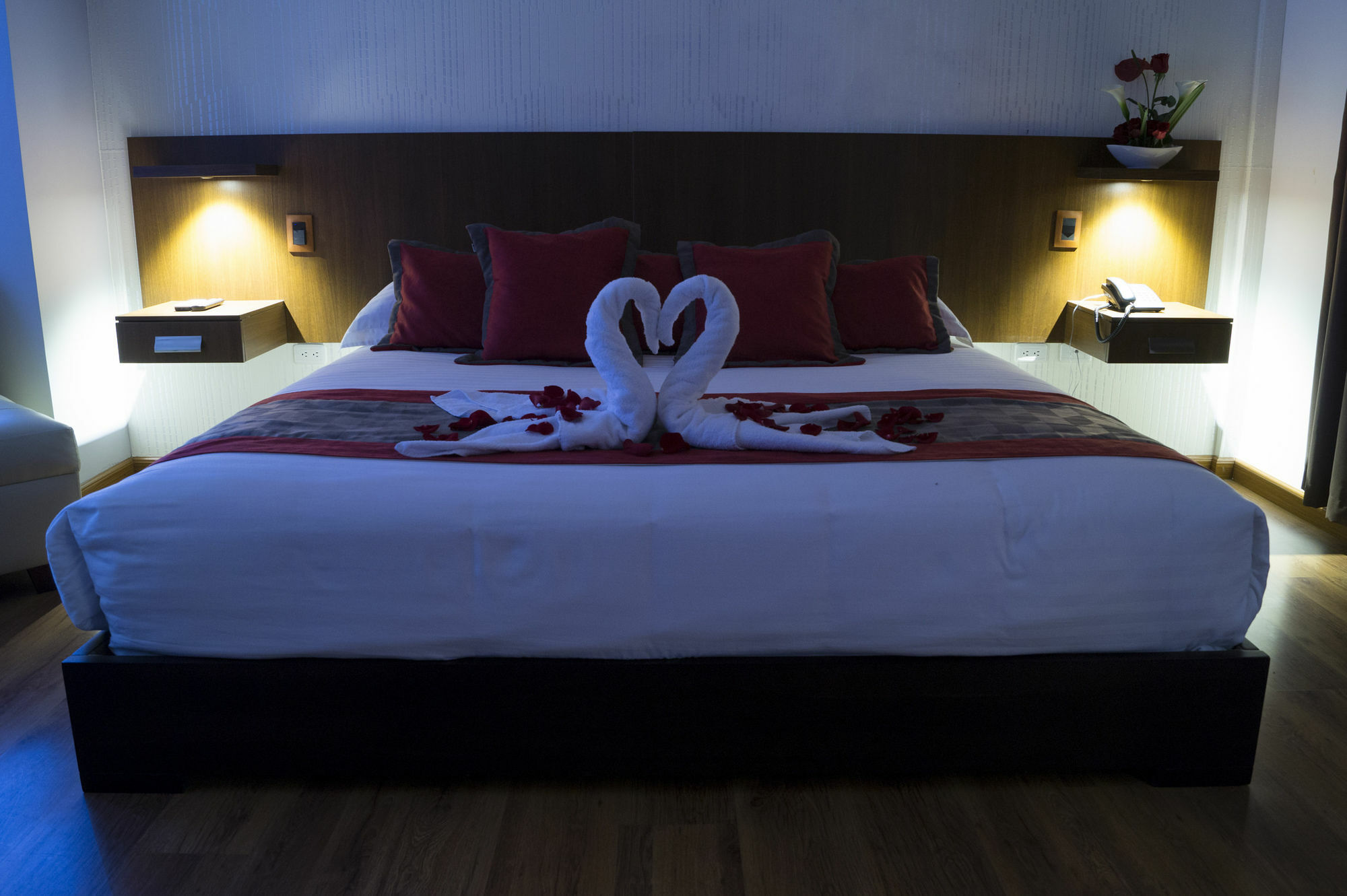 Hotel Santiago De Compostella Suites Куэнка Экстерьер фото