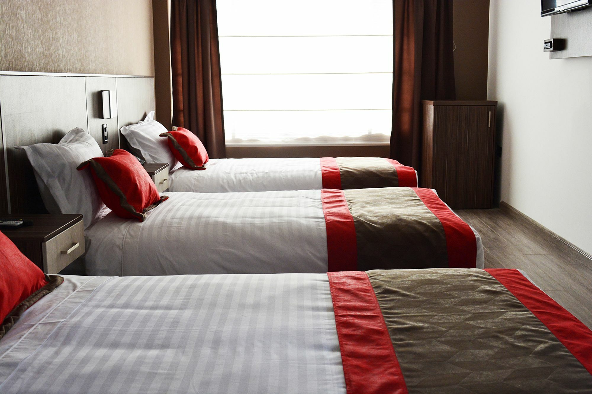 Hotel Santiago De Compostella Suites Куэнка Экстерьер фото