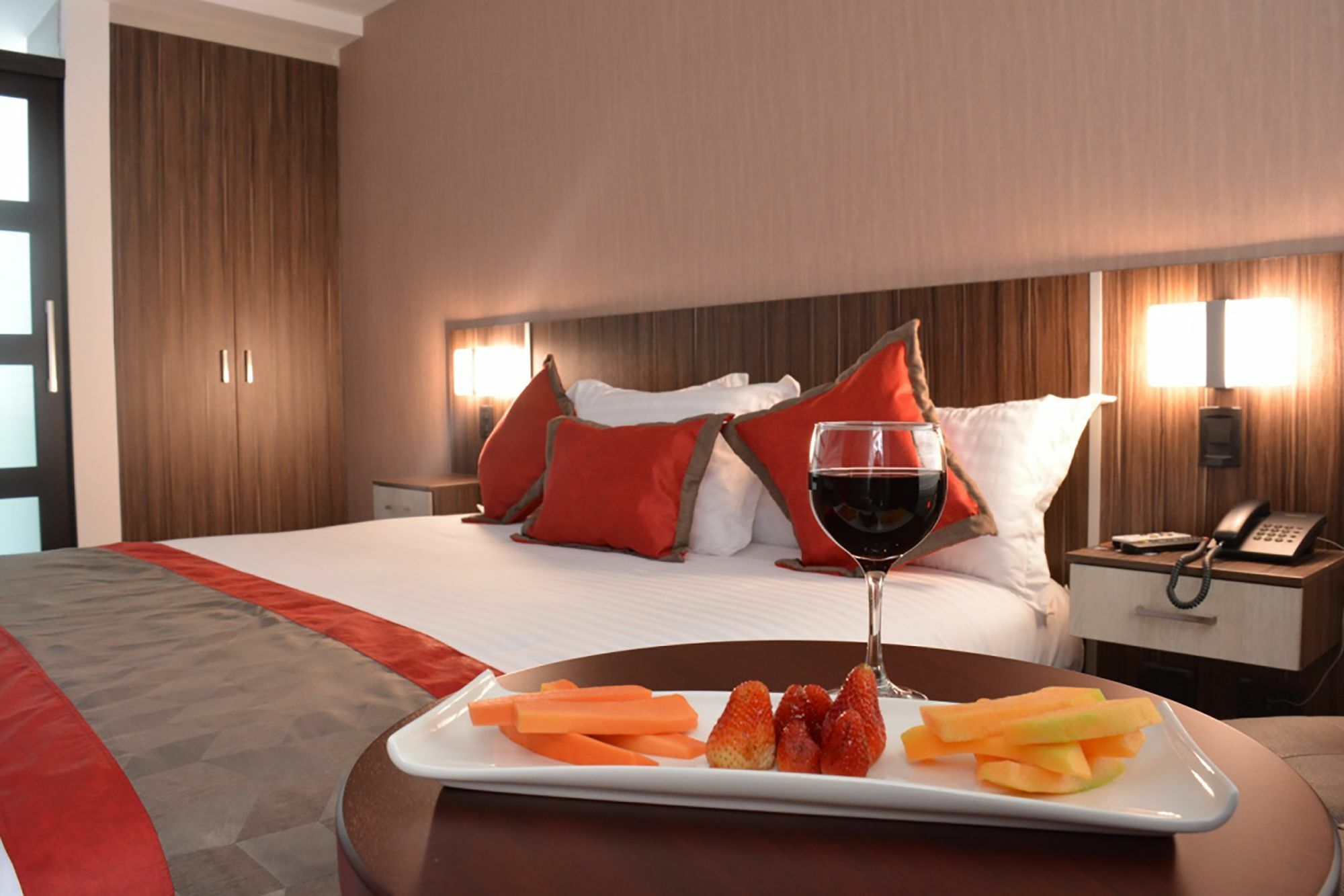 Hotel Santiago De Compostella Suites Куэнка Экстерьер фото