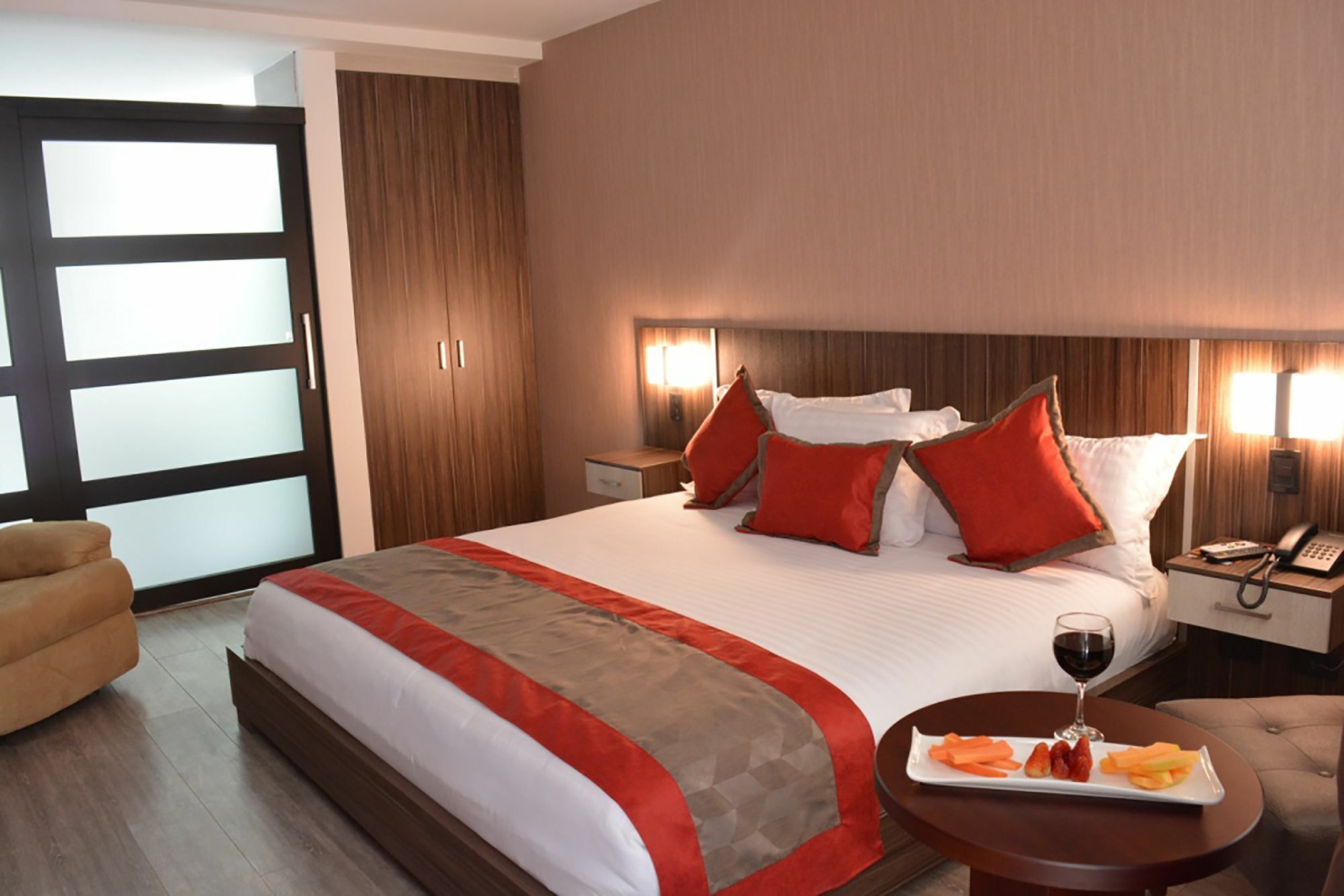 Hotel Santiago De Compostella Suites Куэнка Экстерьер фото
