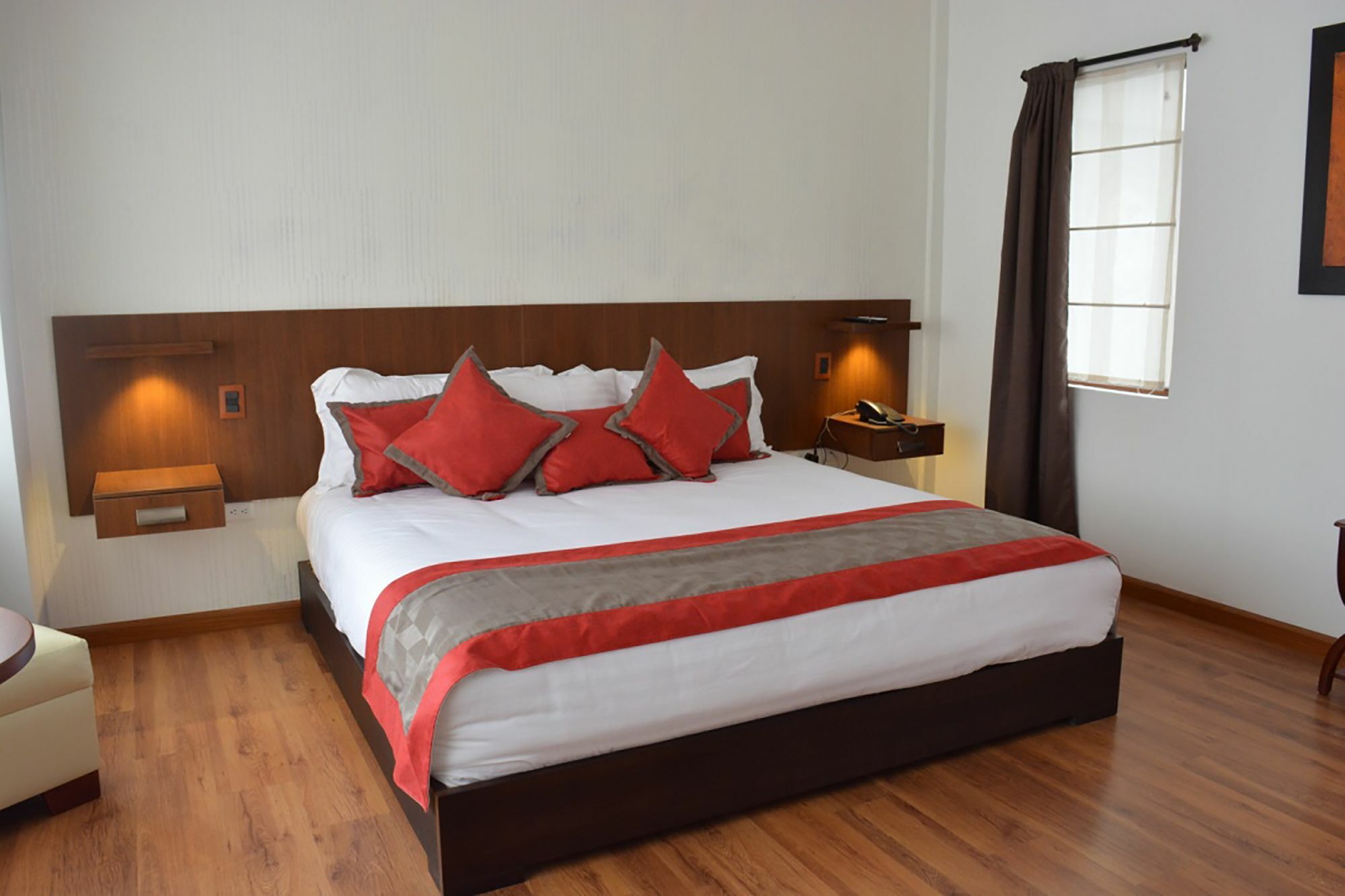 Hotel Santiago De Compostella Suites Куэнка Экстерьер фото